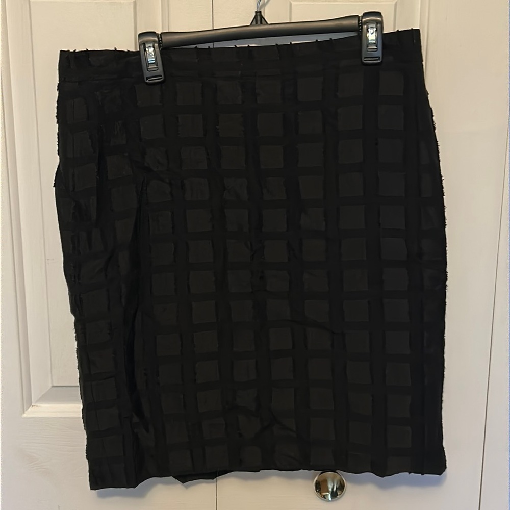 J. Crew sz 12 Black Textured Lined pencil skirt GUC B1015